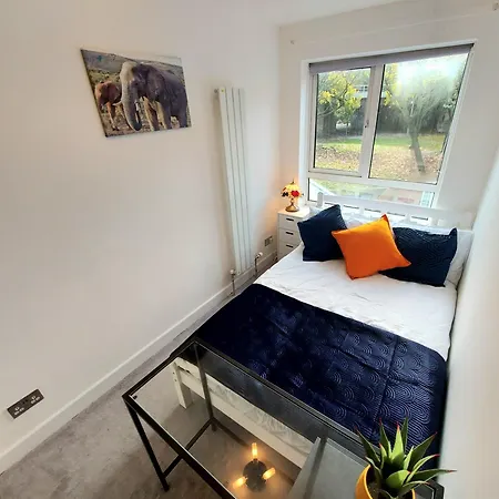 Free Parking - 4 Bed - 3 Bath - Sofa Bed - Digital Lock Entry Villa London Exterior photo